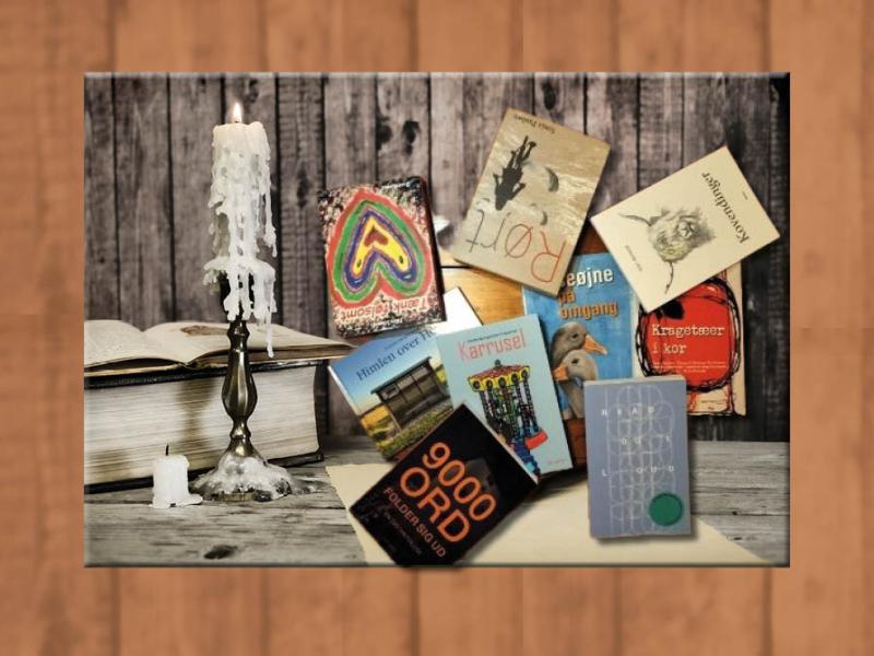 Udpluk af skrivegruppens bøger. Baggrundsfoto: Colourbox.dk